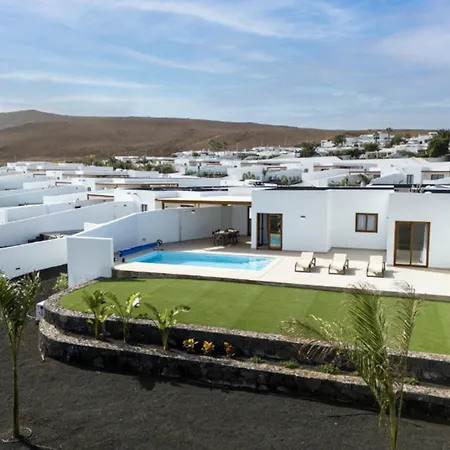 Altos Navya 13b By Escape Willa